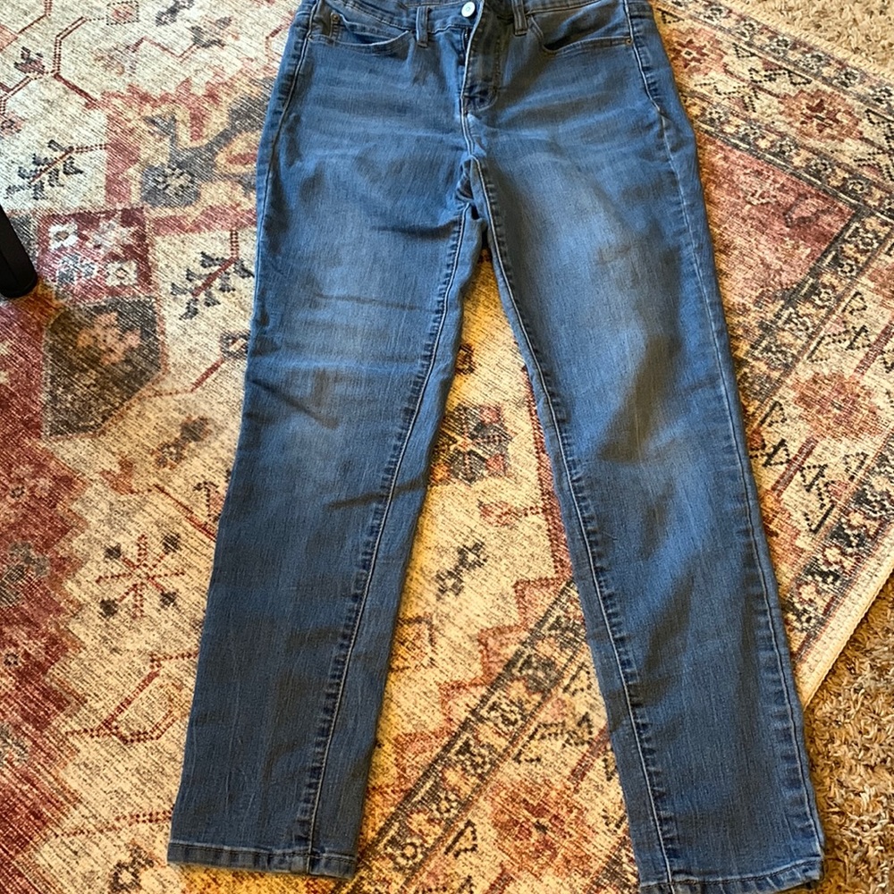 Nicole Miller skinny jeans. Size 6